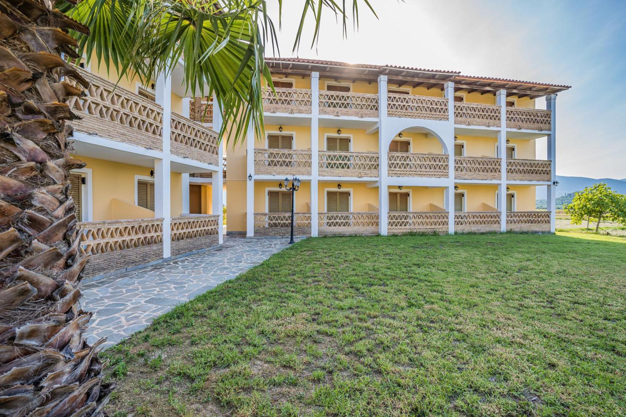 Elpida Hotel Alykanas  Exteriér fotografie