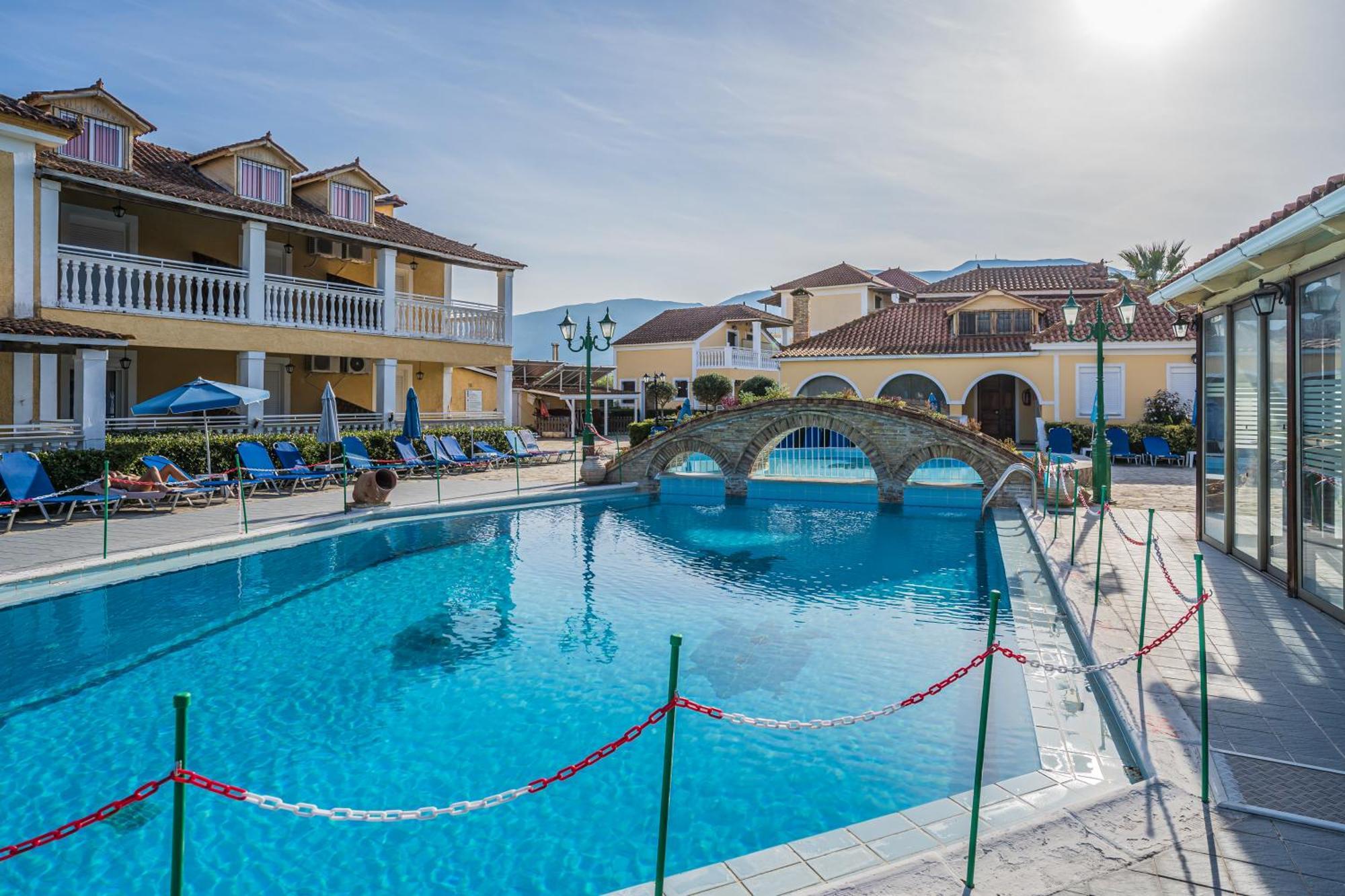 Elpida Hotel Alykanas  Exteriér fotografie