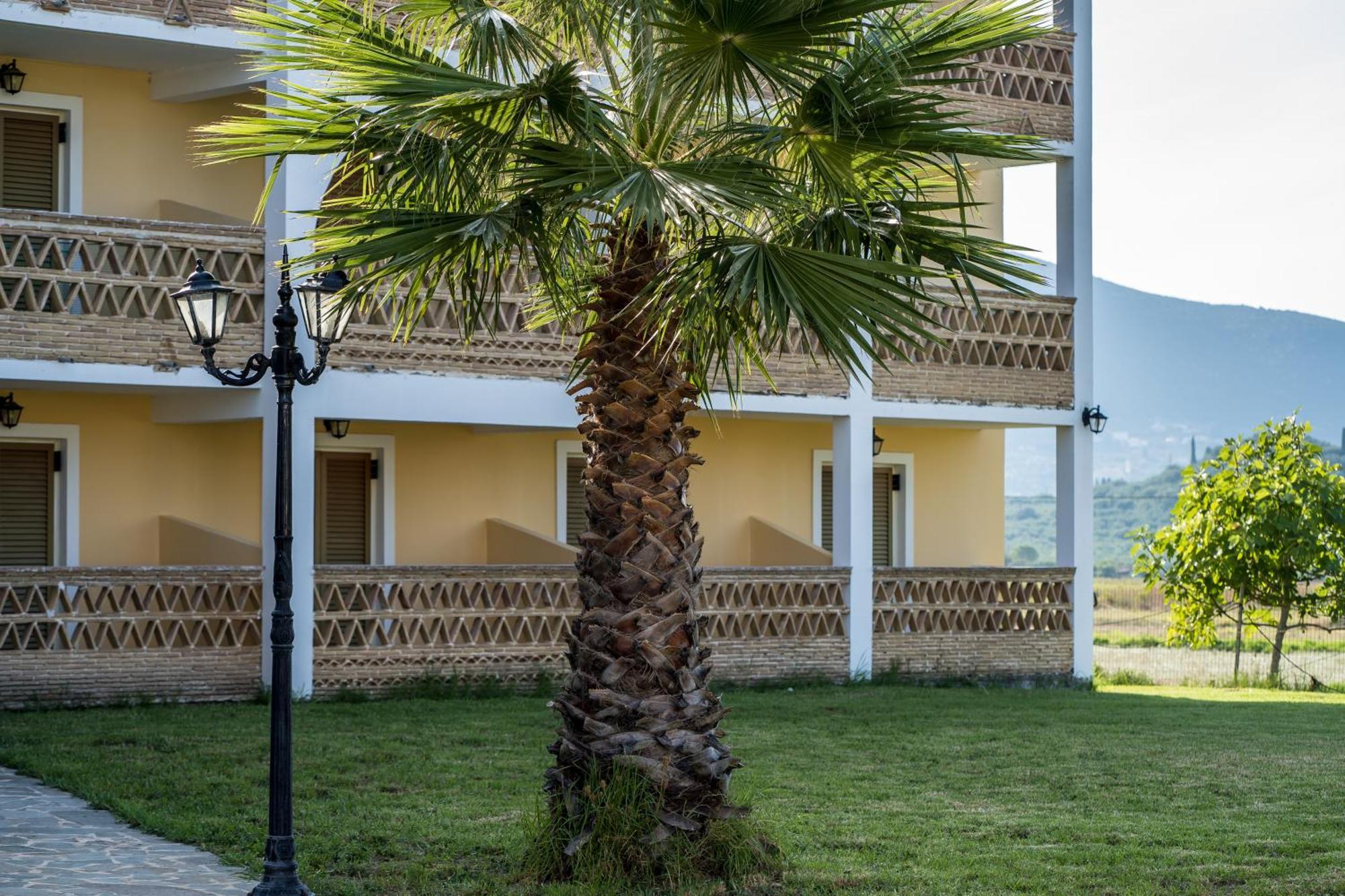 Elpida Hotel Alykanas  Exteriér fotografie