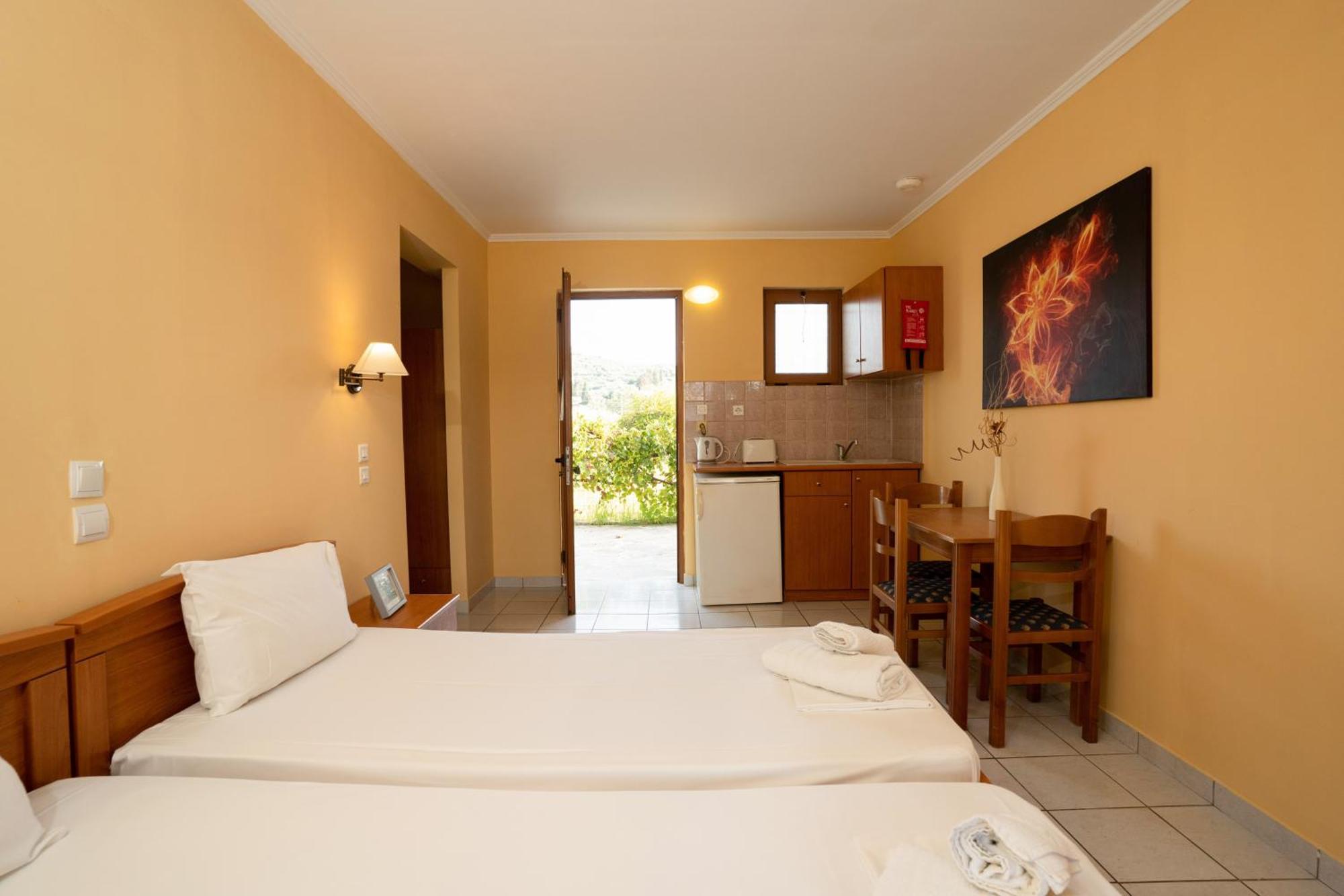 Elpida Hotel Alykanas  Exteriér fotografie