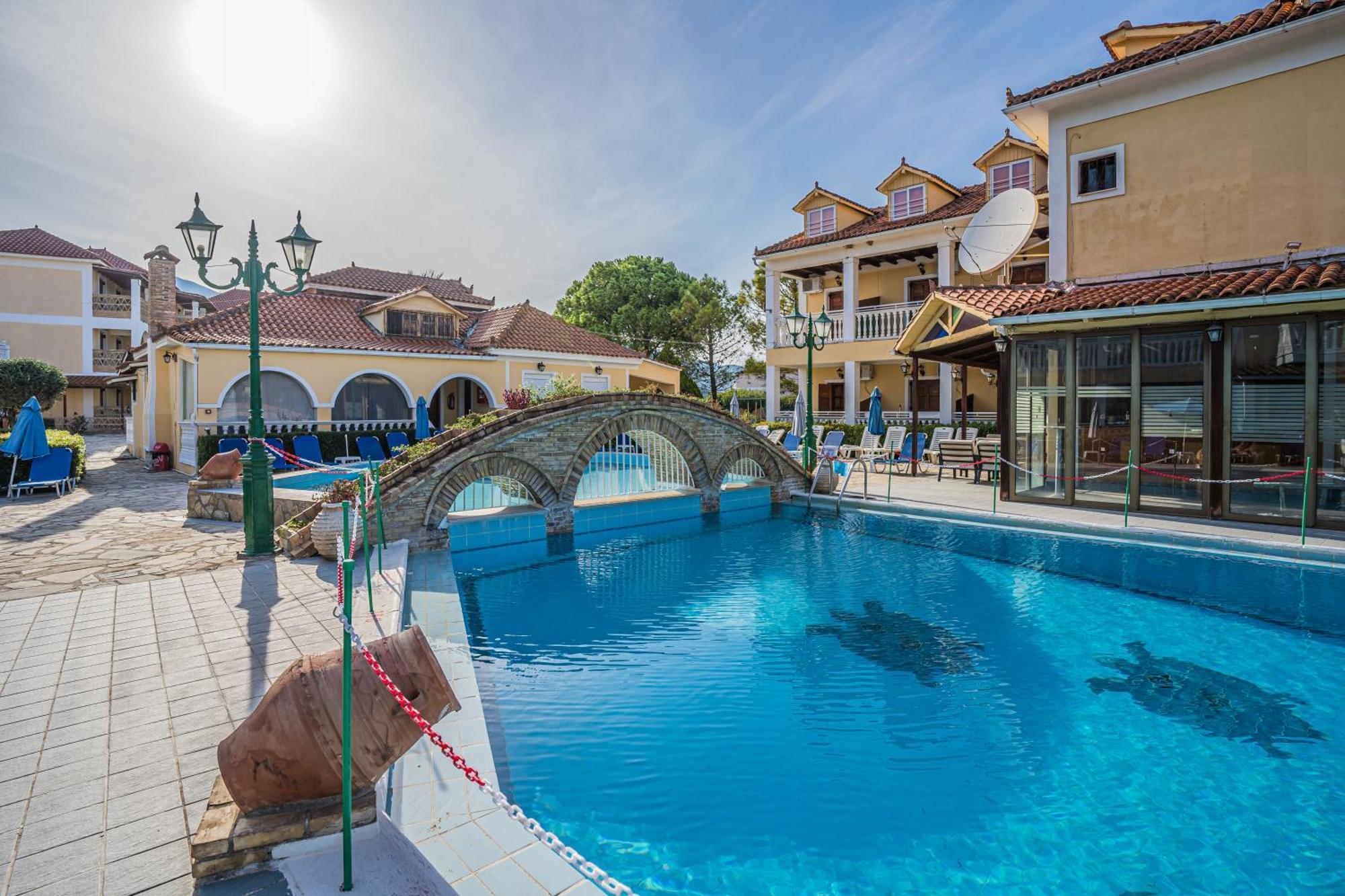 Elpida Hotel Alykanas  Exteriér fotografie