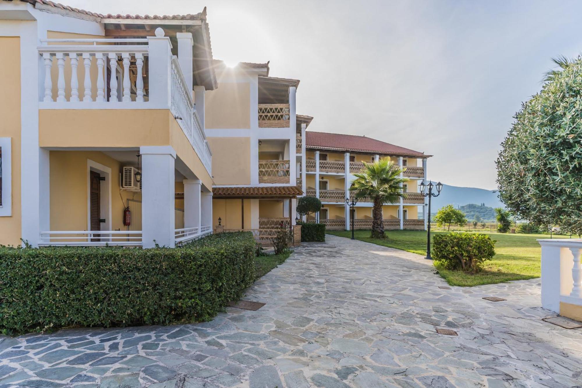 Elpida Hotel Alykanas  Exteriér fotografie