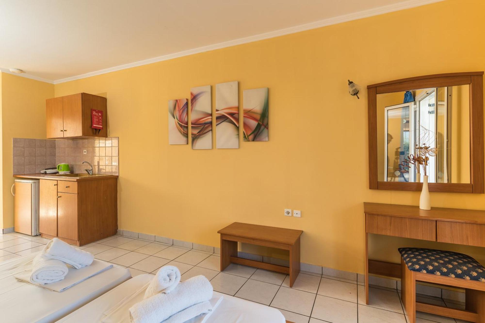 Elpida Hotel Alykanas  Exteriér fotografie