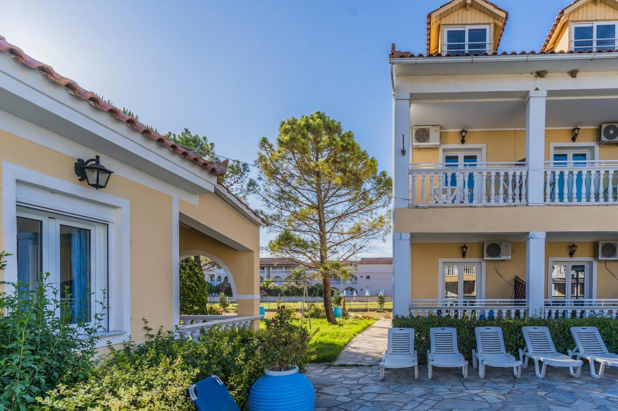 Elpida Hotel Alykanas  Exteriér fotografie
